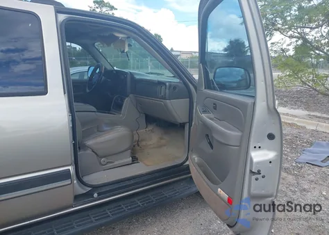 2004 Chevrolet Suburban 1500 Ls z USA, uszkodzony, nr VIN 1GNEC16Z24J195650